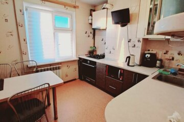 4-к квартира, 90 м², 10/10 эт.