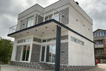 Дом, 200 м², 2 эт.